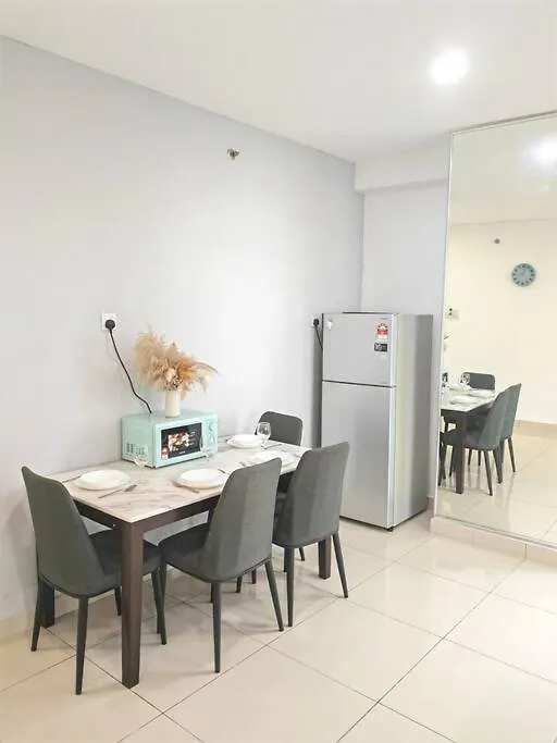 2Bedroom 2Bath 13Th Seaview Mansionone Gurney George Town 0*,
